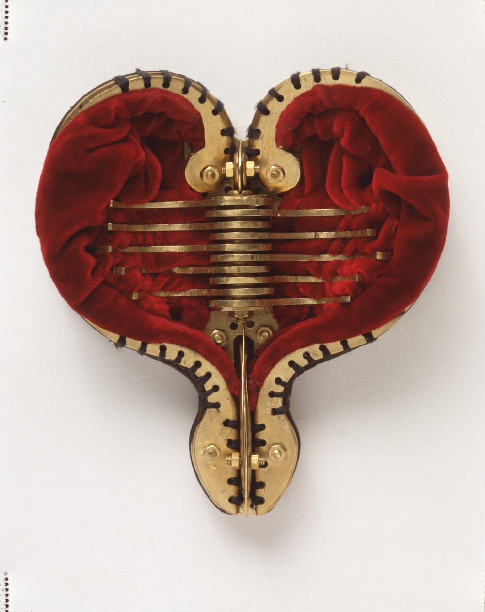 Cathy de Monchaux : studio  wounds and battles  desire is the reiteration of hope